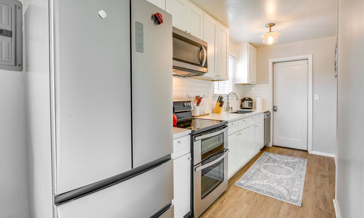 West Eugene House | Charming Eugene Getaway ~ 1 Mi to Downtown!