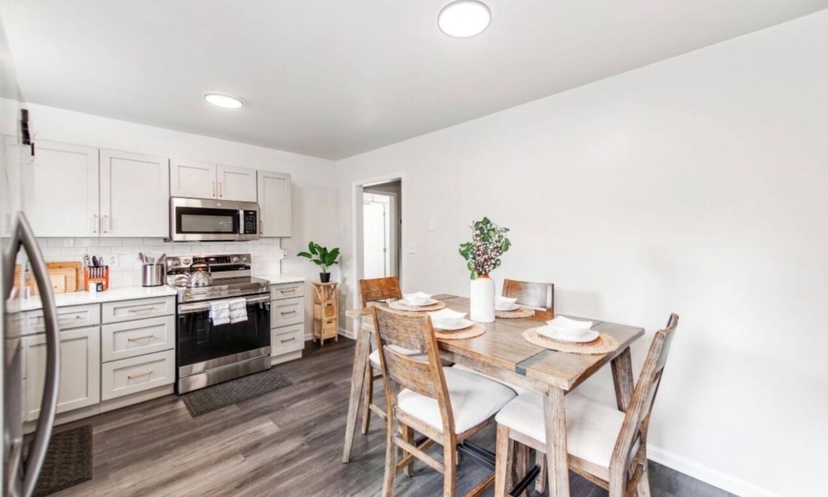 Monroe House | Charming Modern Home with Koi Pond & Spacious Backyard – Sleeps 6