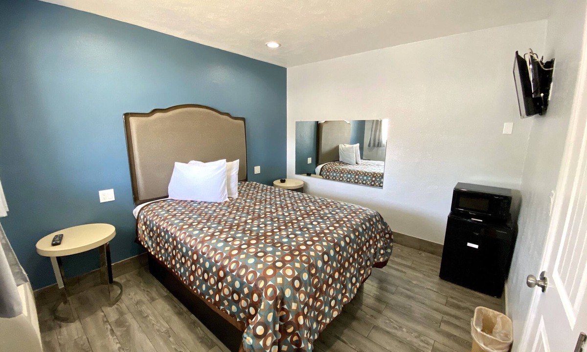 Compton Hotel | Dixie Motel