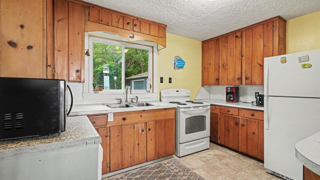 Au Gres House | Grannys Cabin