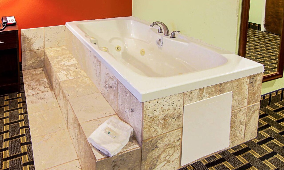 Plainfield Hotel | Quality Inn Plainfield I-395