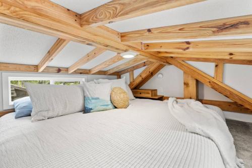 Sylva Apartment | River Run - Riverfront Tiny Home, Trails, and Views!