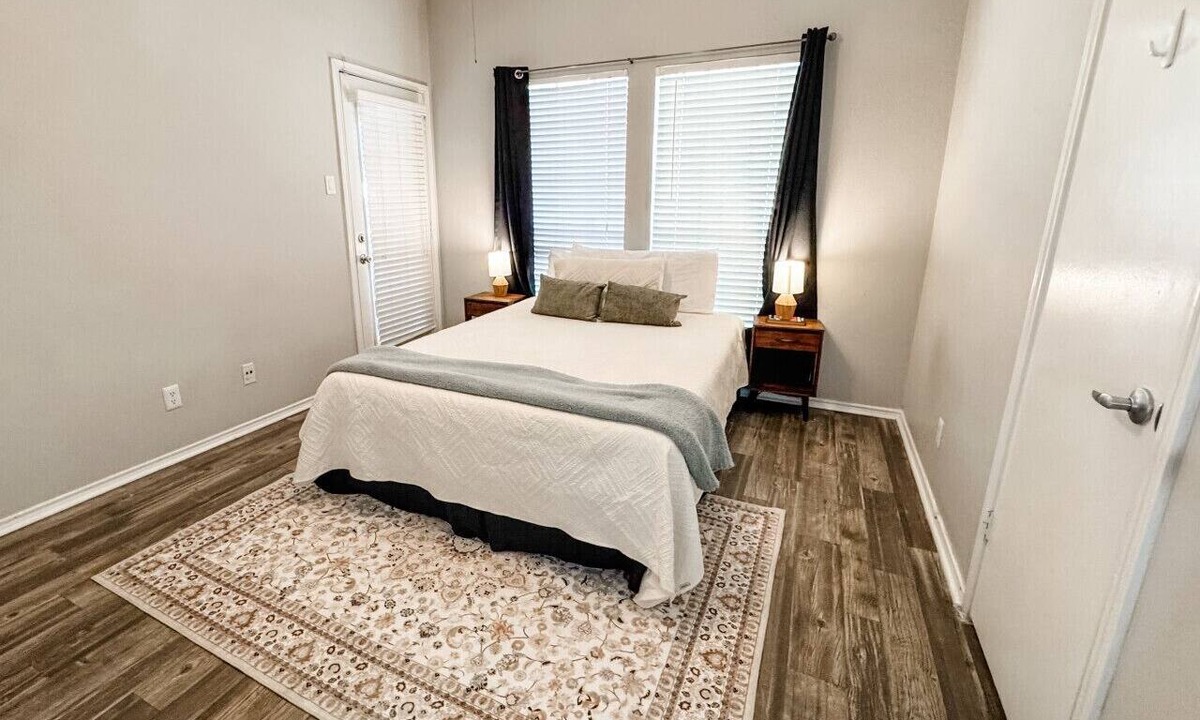 South Side Apartment | Spacious Poolside Oasis with Easy Access & Parking