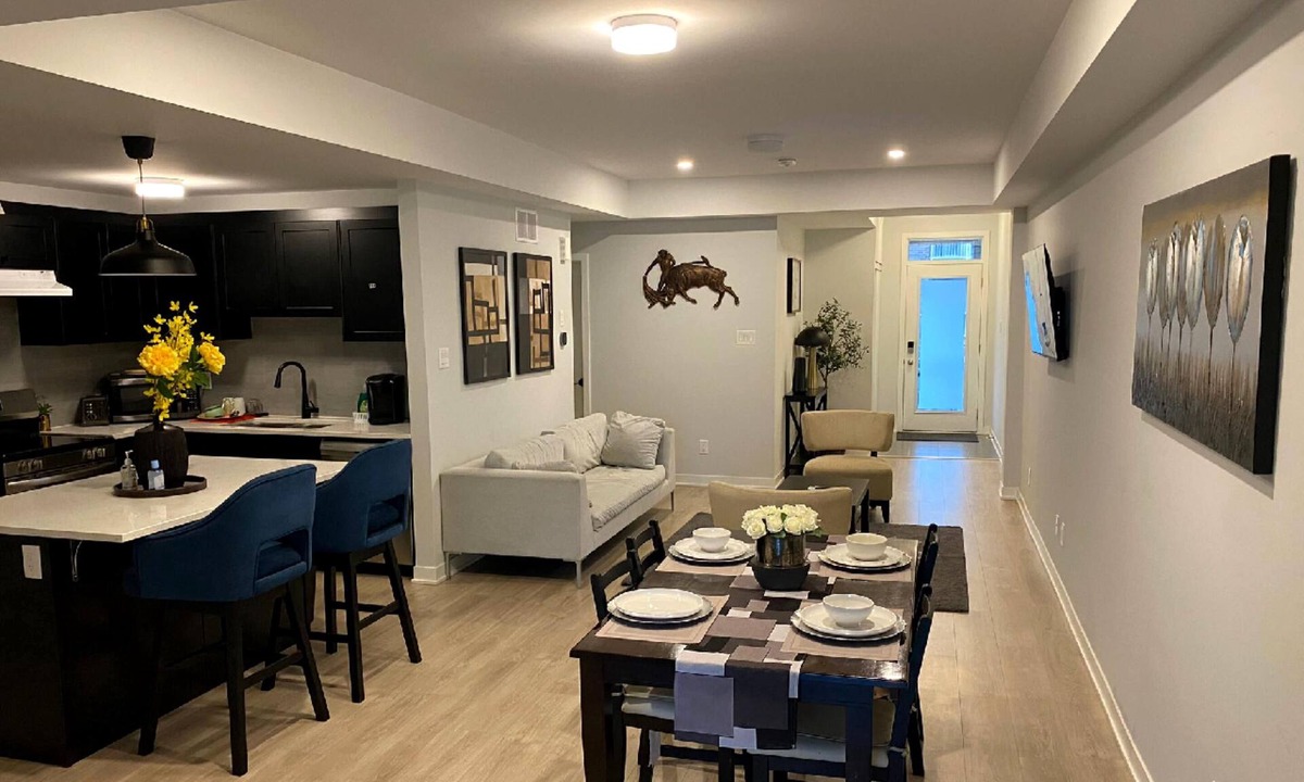 Ottawa Division House | Tranquil Abode