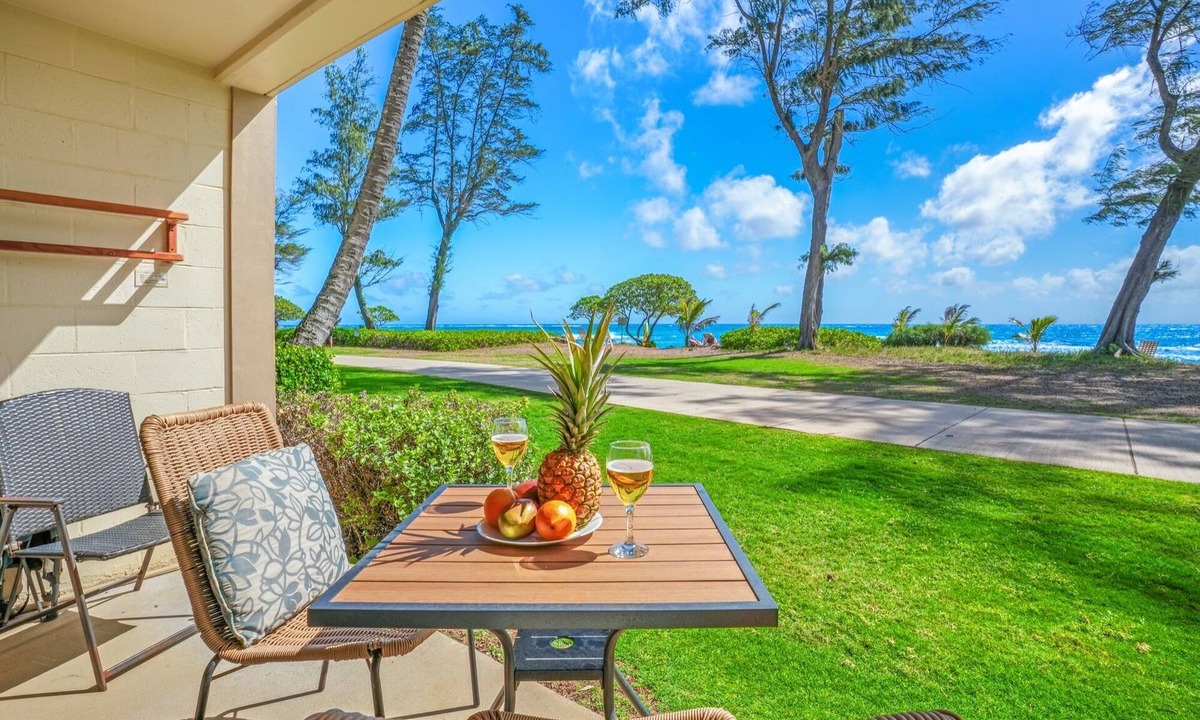 Wailua Apartment | View Beachfront, Split AC, Pool Hot Tub, 1st Floor