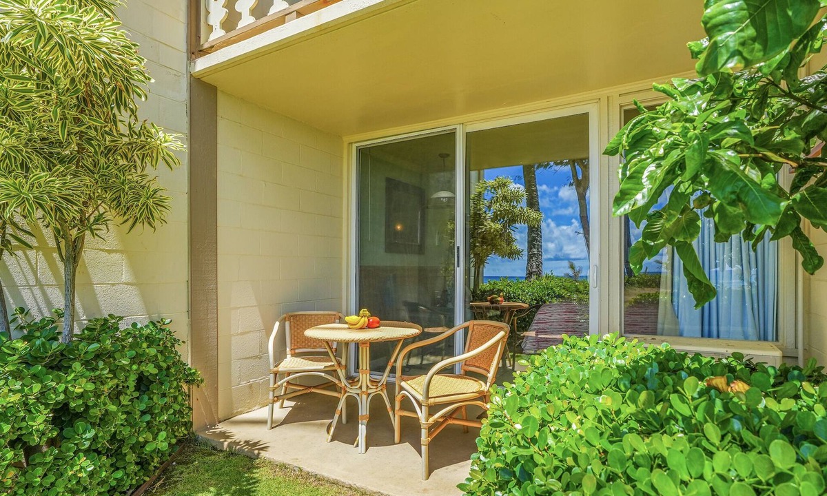 Wailua Apartment | View Beachfront, Split AC, Pool Hot Tub, 1st Floor