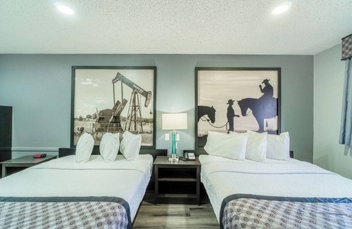 Ira Hotel | 2 Accommodations | Great Value Stay in Snyder, TX | 2 Queen Beds w/Kitchenette
