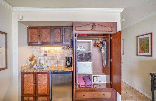 Wailua Apartment | Beach Front View, Split AC, Wifi, Pool and Hot Tub