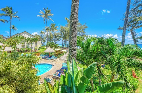 Wailua Apartment | Beach Front View, Split AC, Wifi, Pool and Hot Tub