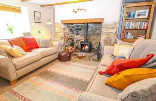Fraddon House | Blue Anchor