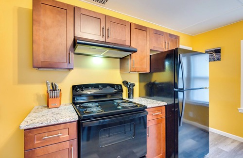 Easthampton Apartment | Easthampton Vacation Rental - Walk to Breweries!