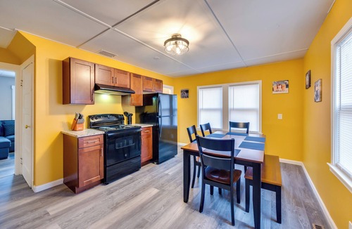 Easthampton Apartment | Easthampton Vacation Rental - Walk to Breweries!