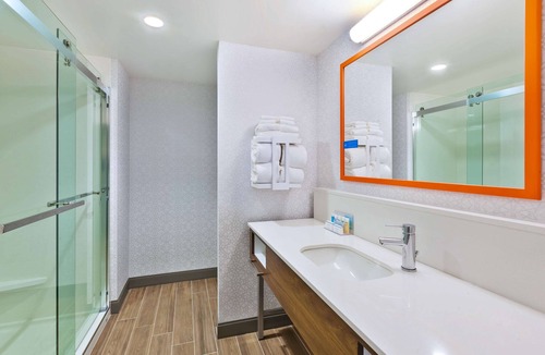 Buzzards Bay Hotel | Hampton Inn Cape Cod Canal