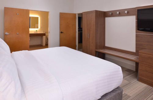 Olean Hotel | Holiday Inn Express Olean by IHG
