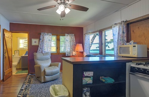 Chetek Cabin | Pet-Friendly Rustic Cabin Steps from Lake Chetek