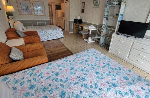Myrtle Beach Condo | Pool Side Studio at the Wave Rider! Unit 328