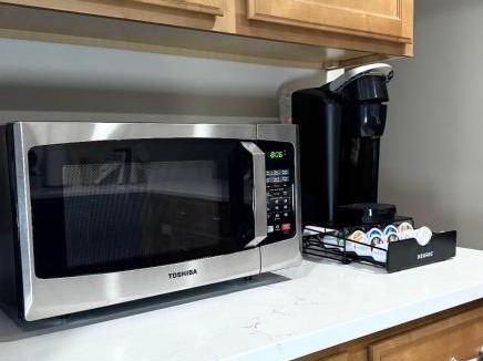 Northwest Harwinton Apartment | Pristine Walkable Downtown 2BR Apartment