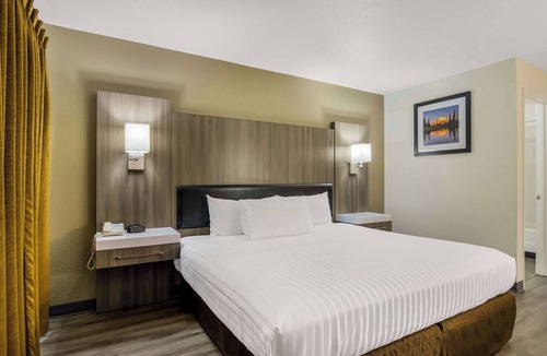 Enumclaw Hotel | Rodeway Inn Enumclaw Mount Rainier-Crystal Mountain Area