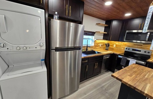 College Park House | Rustic Chic Tiny house @College/Winter Pk. Sleep 4