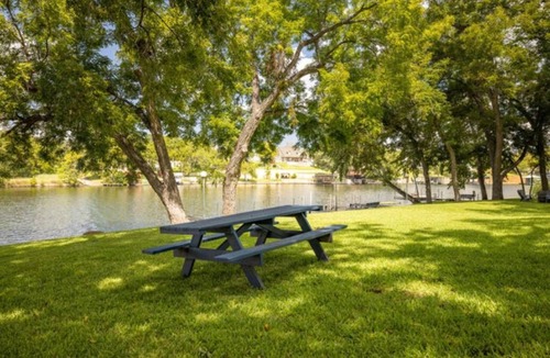 Burnet RV Rental | RV Site - Pull Through 26