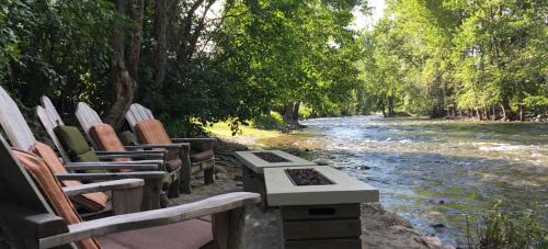 Twisp Hotel | Twisp River Suites
