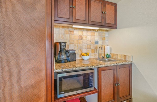 Wailua Apartment | View Beachfront, Split AC, Pool Hot Tub, 1st Floor