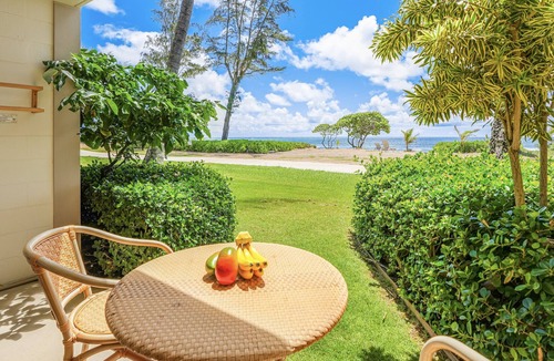 Wailua Apartment | View Beachfront, Split AC, Pool Hot Tub, 1st Floor