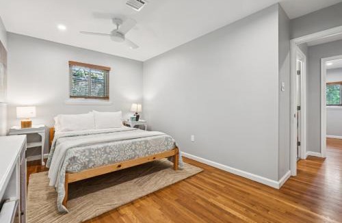 Pasadena House | Waterfront Pool Dock & Sleeps 12