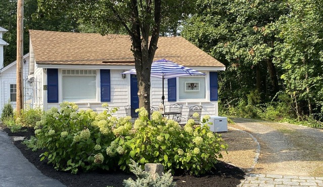Classic Maine Beach Cottage - In the Heart of Ogt. Village , Walk to everything