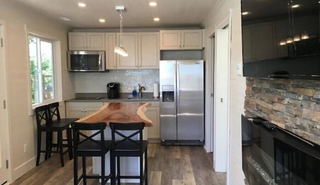del Sol Waterfront 4 Person Cottage with Private Hottub nn