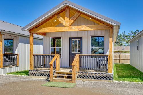 Fish, Boat & Explore! Tiny Cabin Near Sabine River