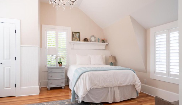 Marginal Way House