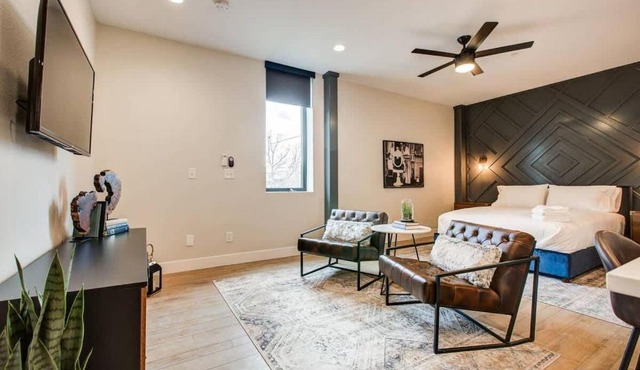 Modern ADA-Accessible Studio - Tennyson St Escape
