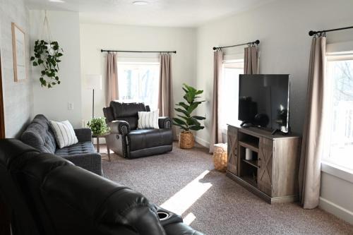 Pondside Abode
