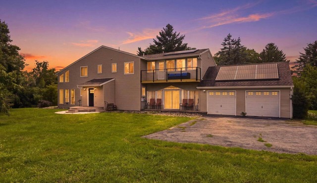 Summit Sanctuary: EV Ready Mountain Views